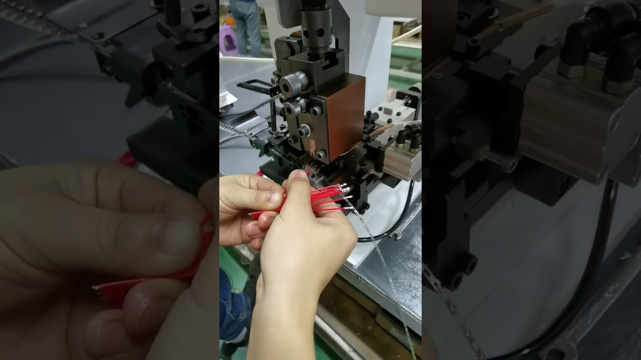 Горизонтальный станок для непрерывной зачистки и обжима проводов | Промышленное оборудование #станок #зачисткакабеля #завод #инструменты