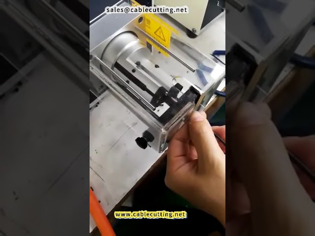 Автоматический станок для зачистки коаксиального кабеля