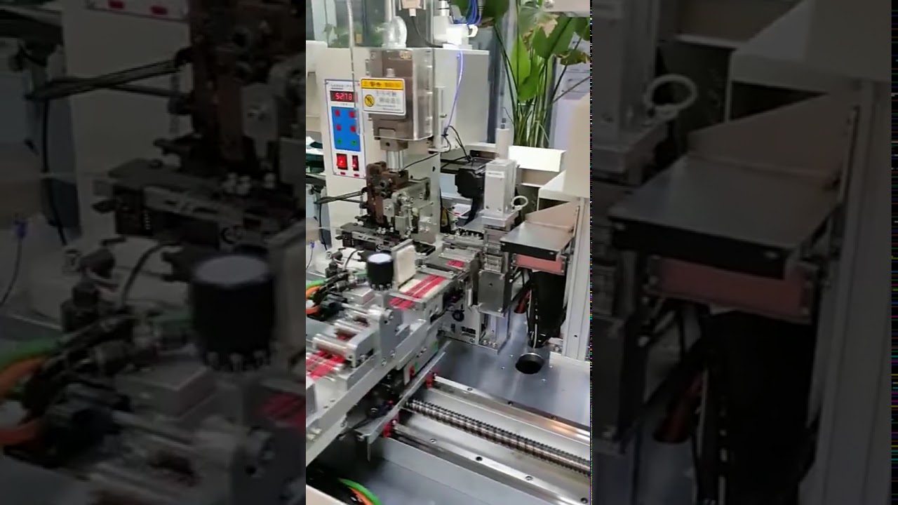 Автоматическая машина для вставки нескольких проводов в пластиковые корпуса вилок WPM-DPW12